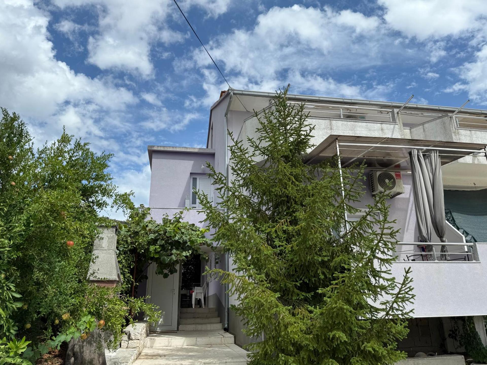 Apartments Sea Star Ivana