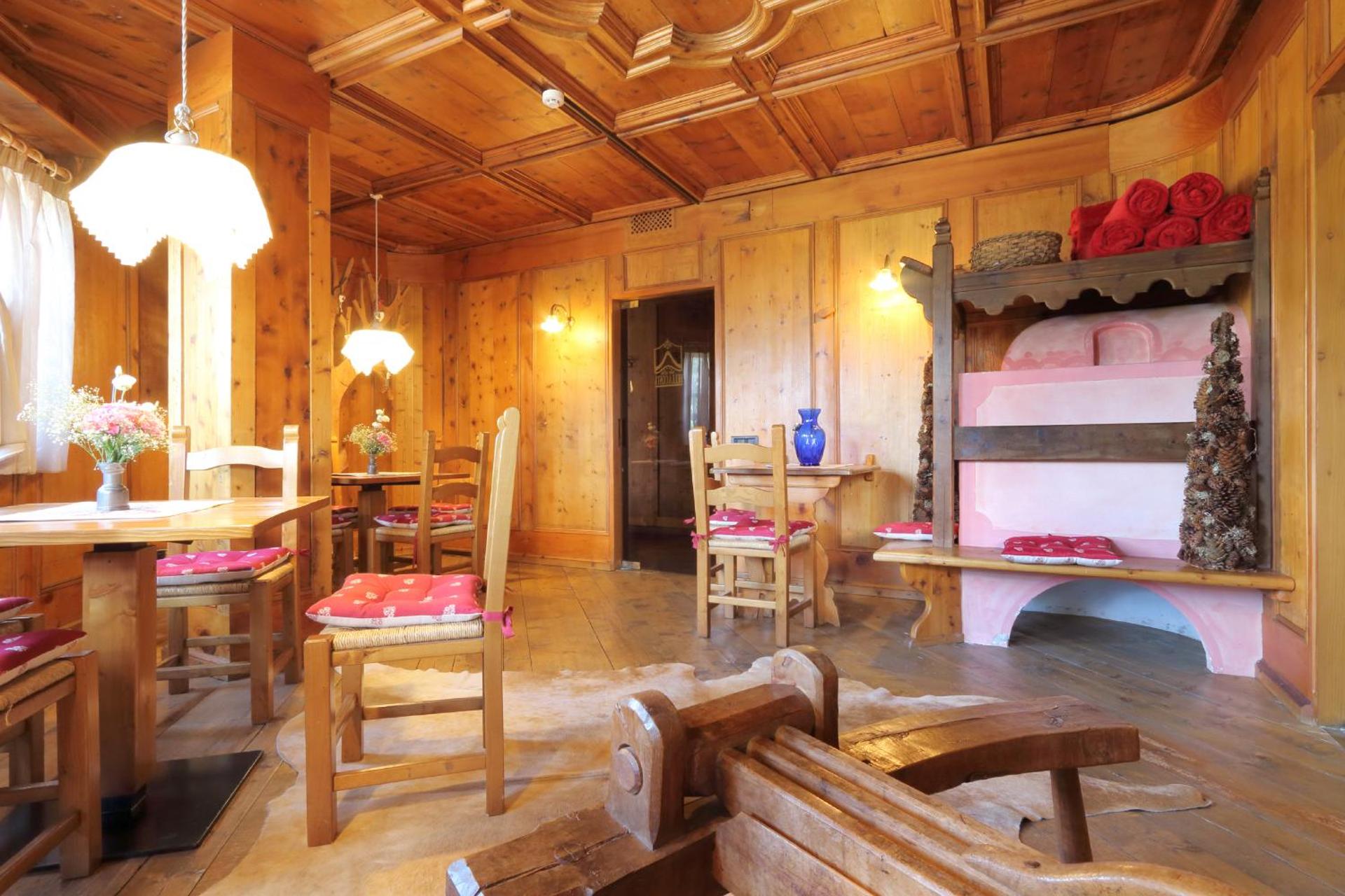 Communal lounge/ TV room