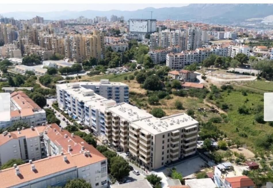 Great apartment, free parking in the garage, Žnjan