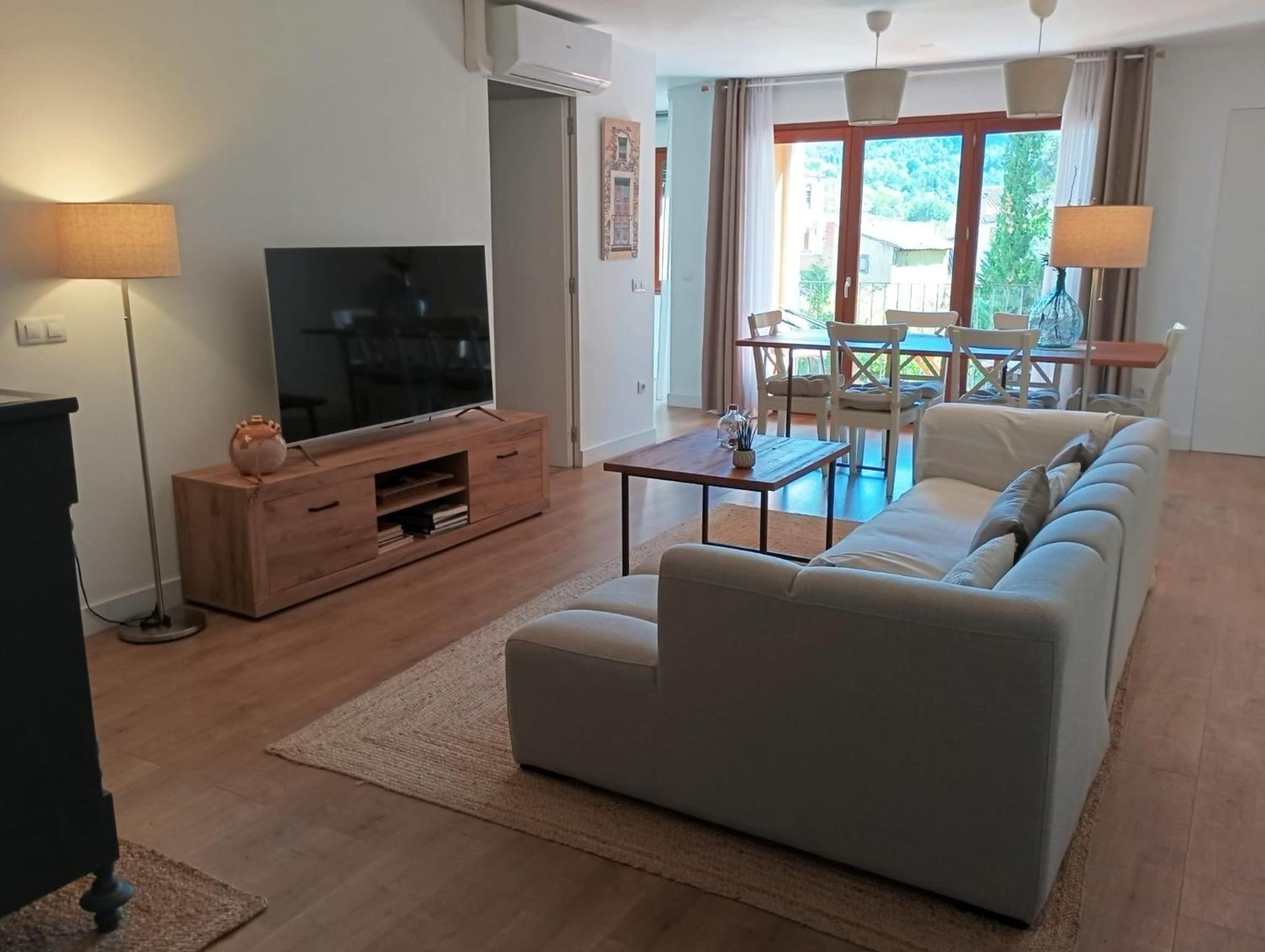 Communal lounge/ TV room