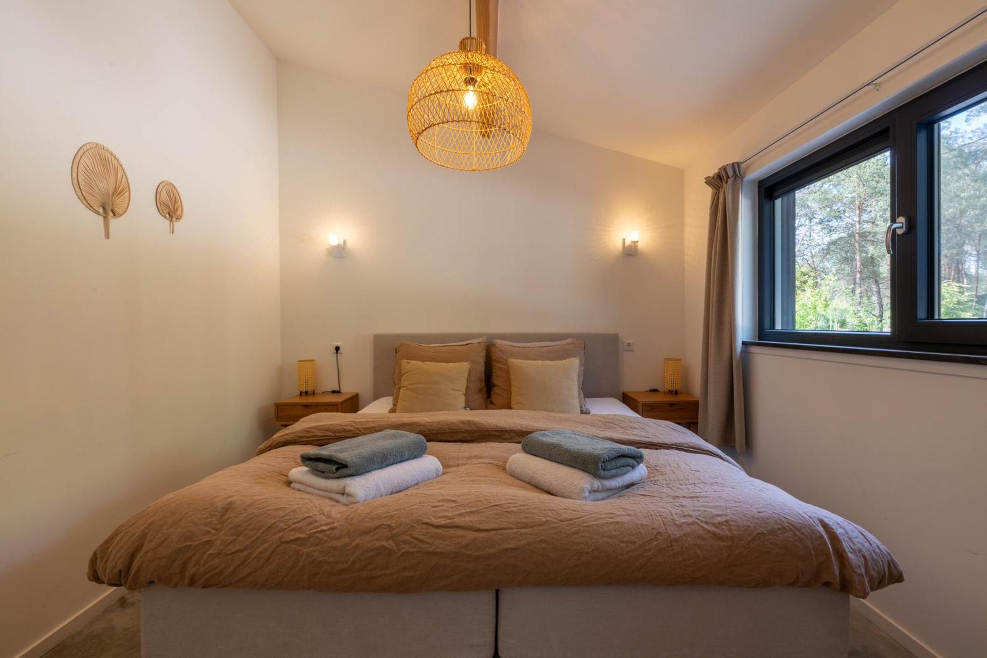 Design bungalow met wellness in parkbos