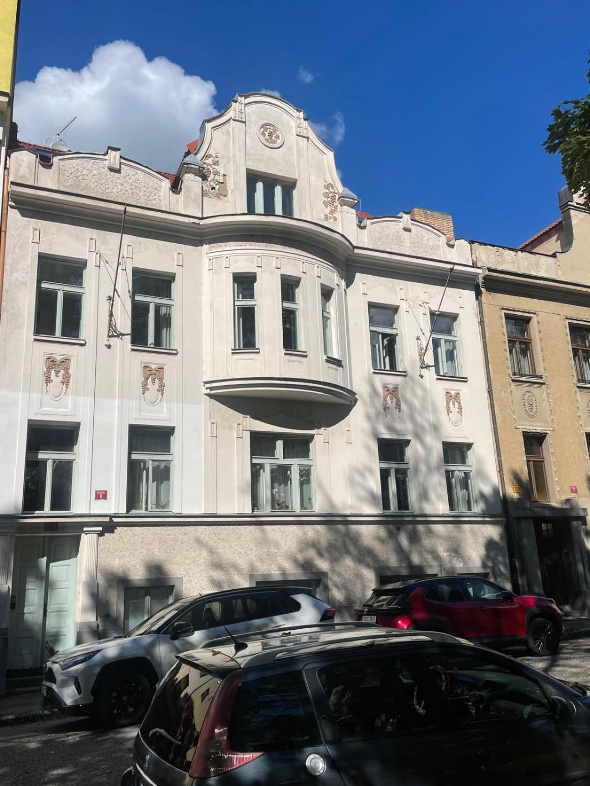 Art Nouveau apartment with garden in Pisek