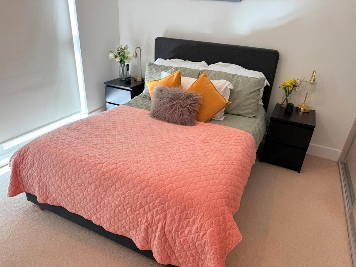 Exquisite Spacious 1 Bedroom Apartment-Colindale