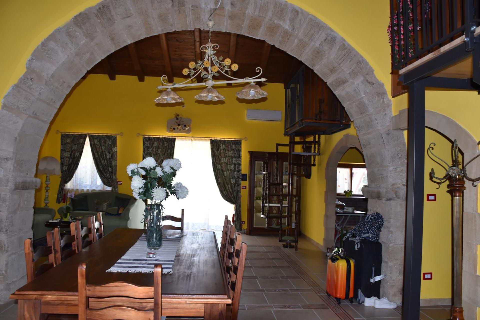 Communal lounge/ TV room