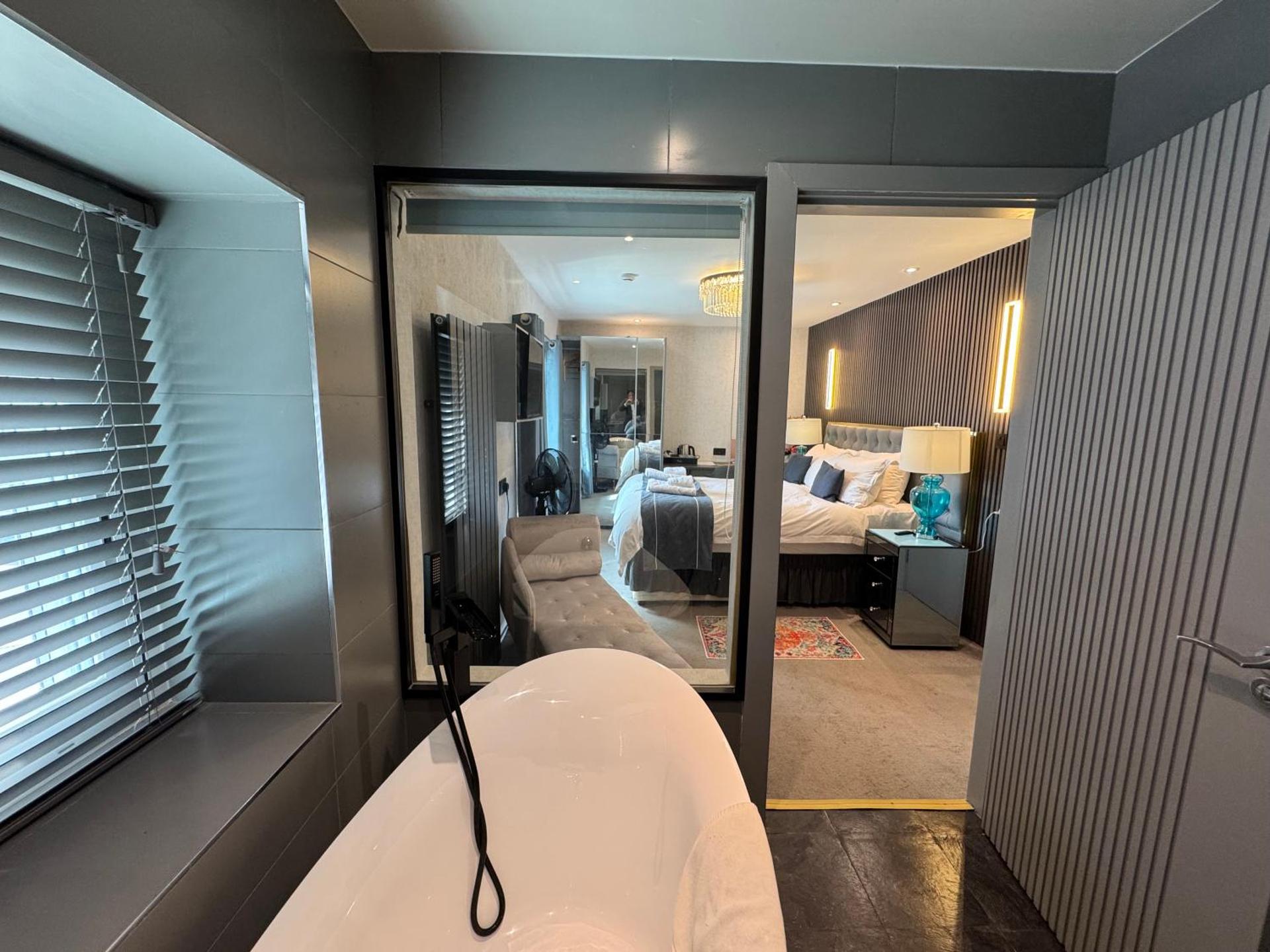 Ambleside Rooms & Suites - Parking Available Onsite