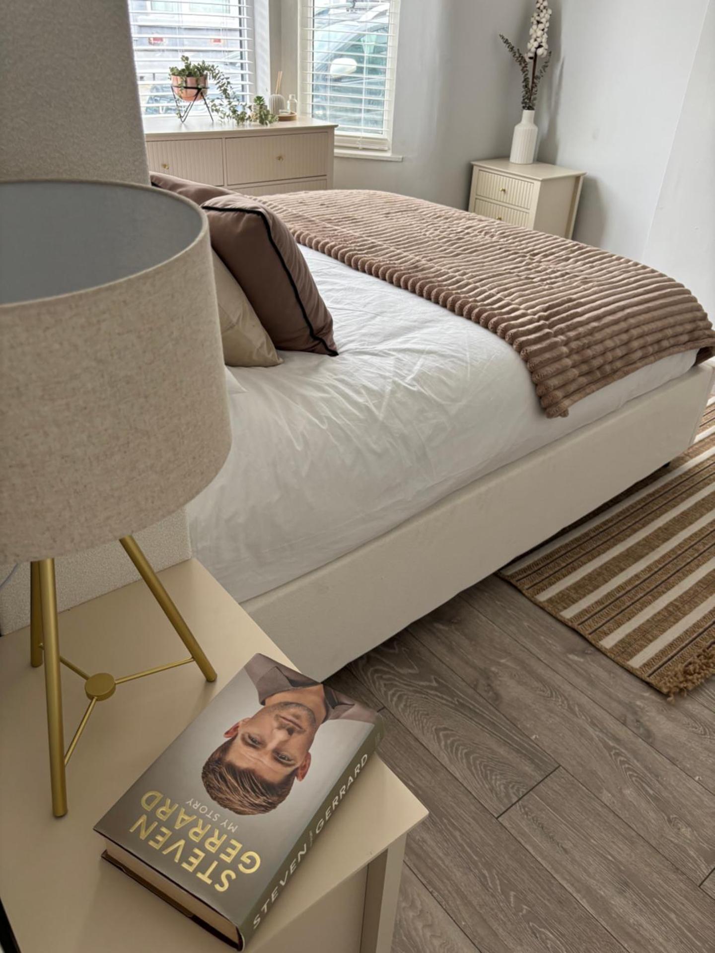 Liverpool Escape - 5 min walk to LFC Stadium, Sleeps 8, free parking, newly renovated home