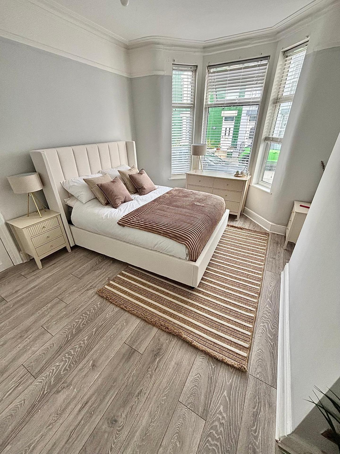 Liverpool Escape - 5 min walk to LFC Stadium, Sleeps 8, free parking, newly renovated home