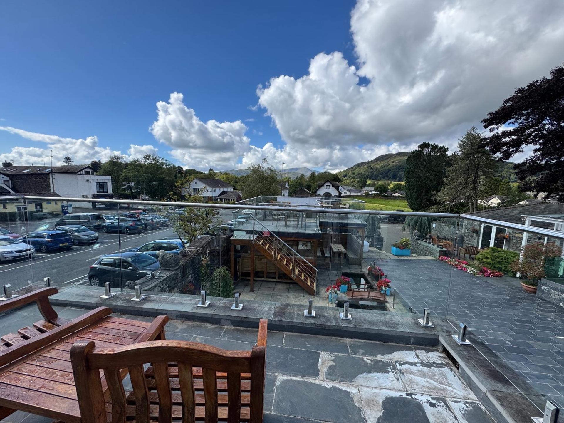 Ambleside Rooms & Suites - Parking Available Onsite