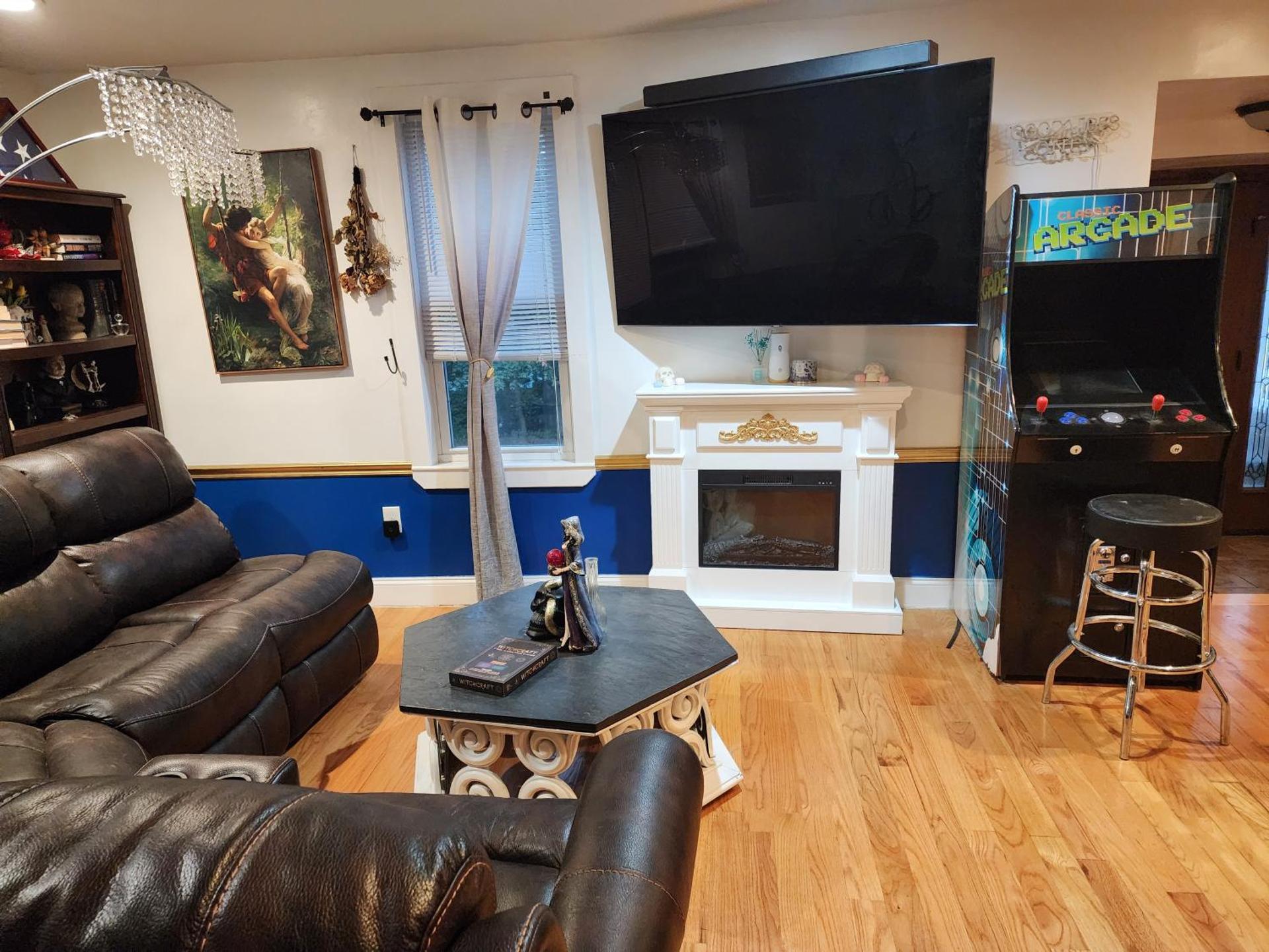 Communal lounge/ TV room