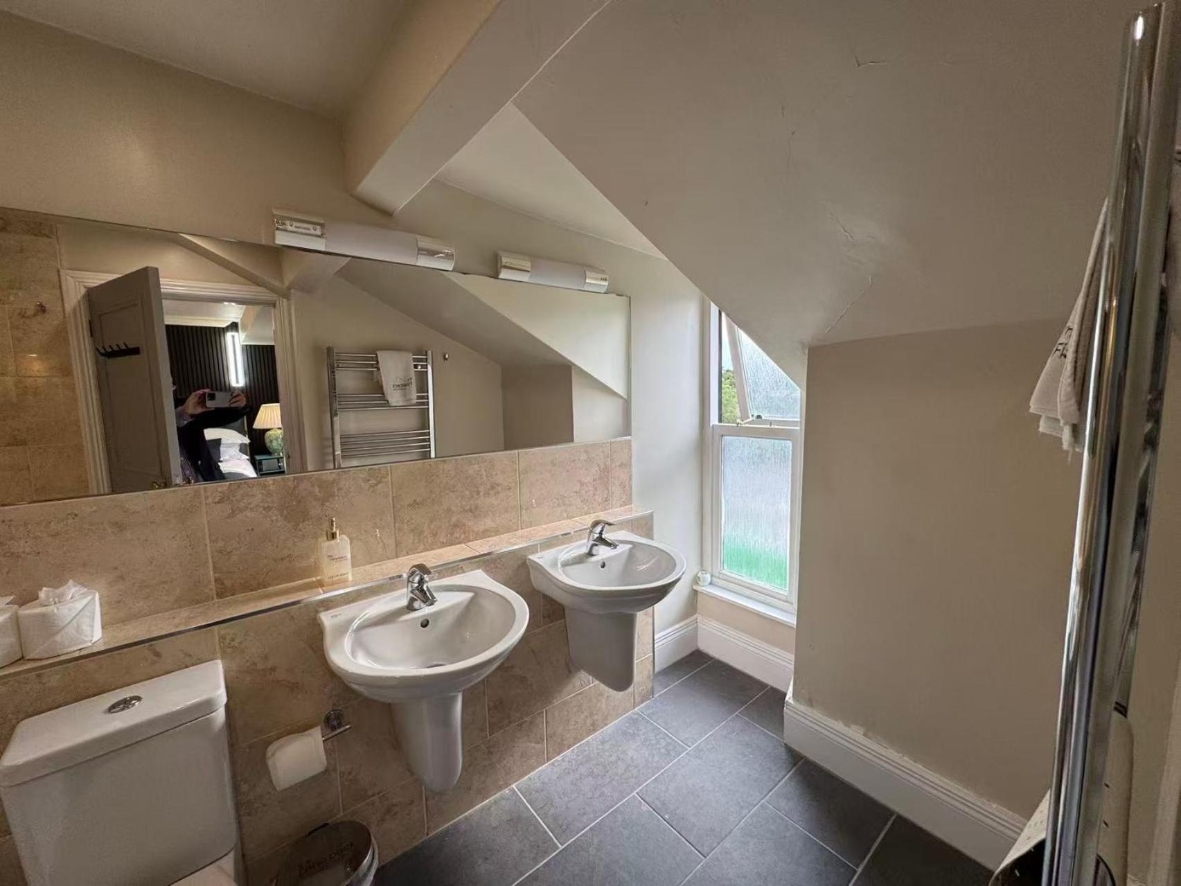 King Room with Mountain View