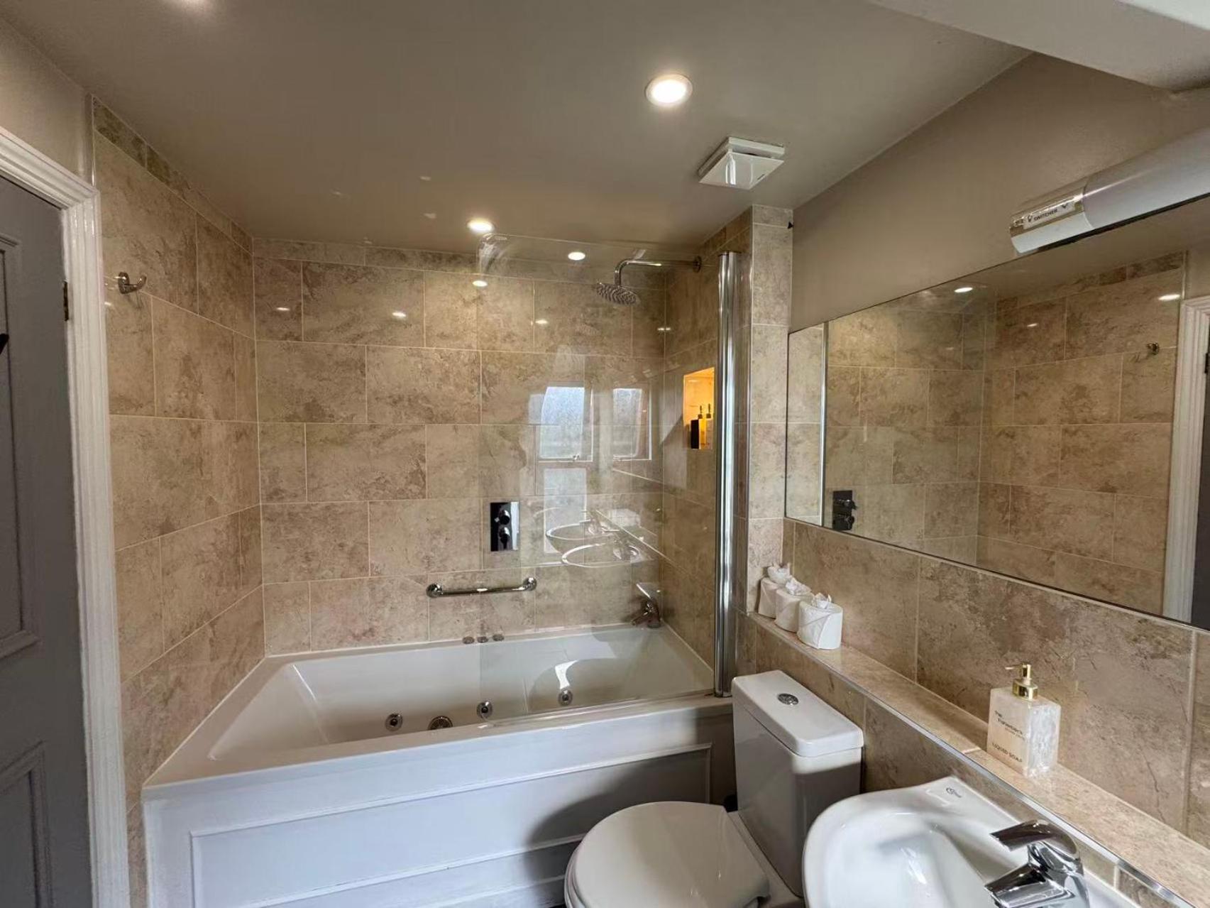 King Room with Mountain View