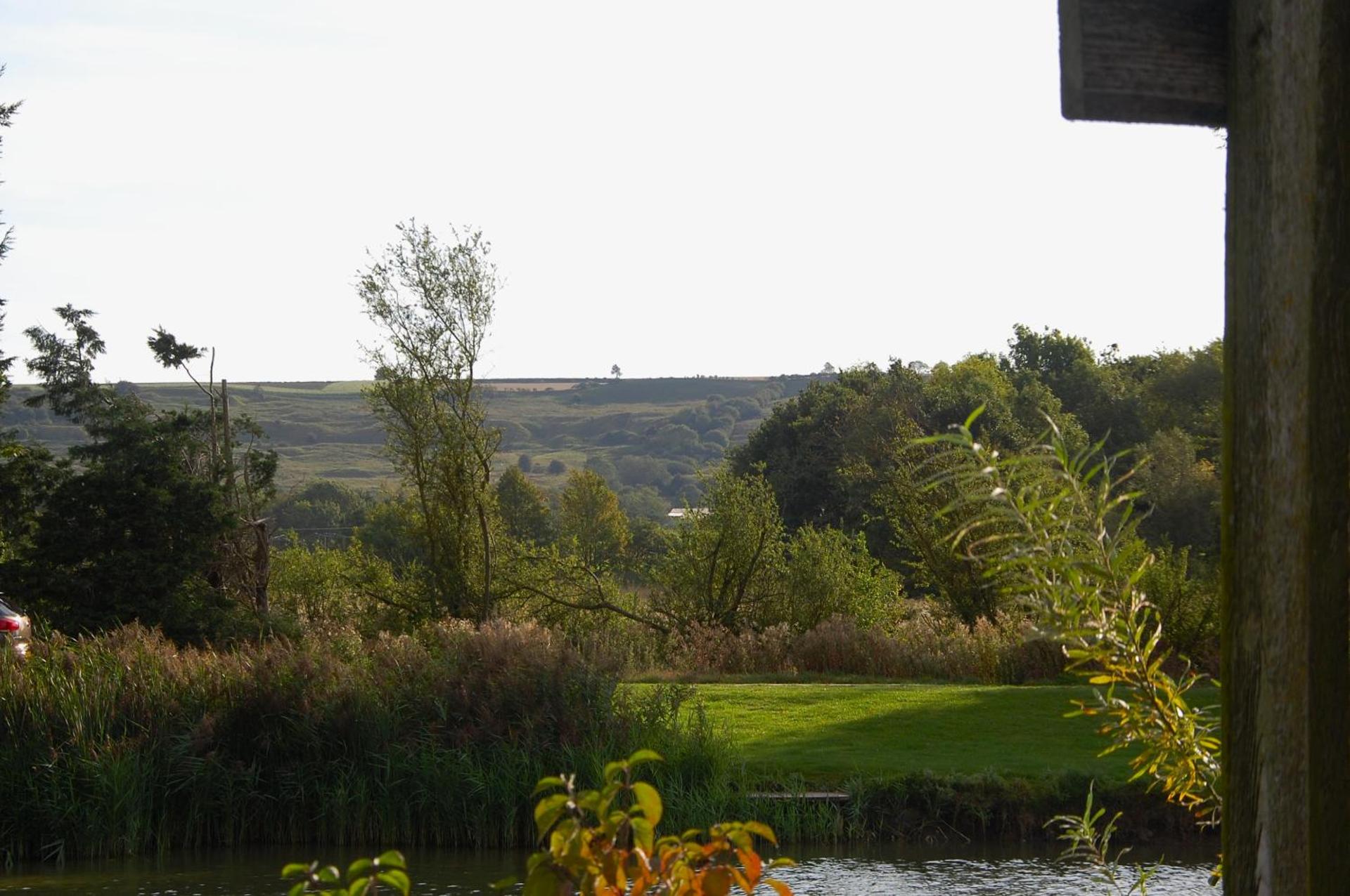 Castleton Static lodge on Wold View Fisheries Leisure Park