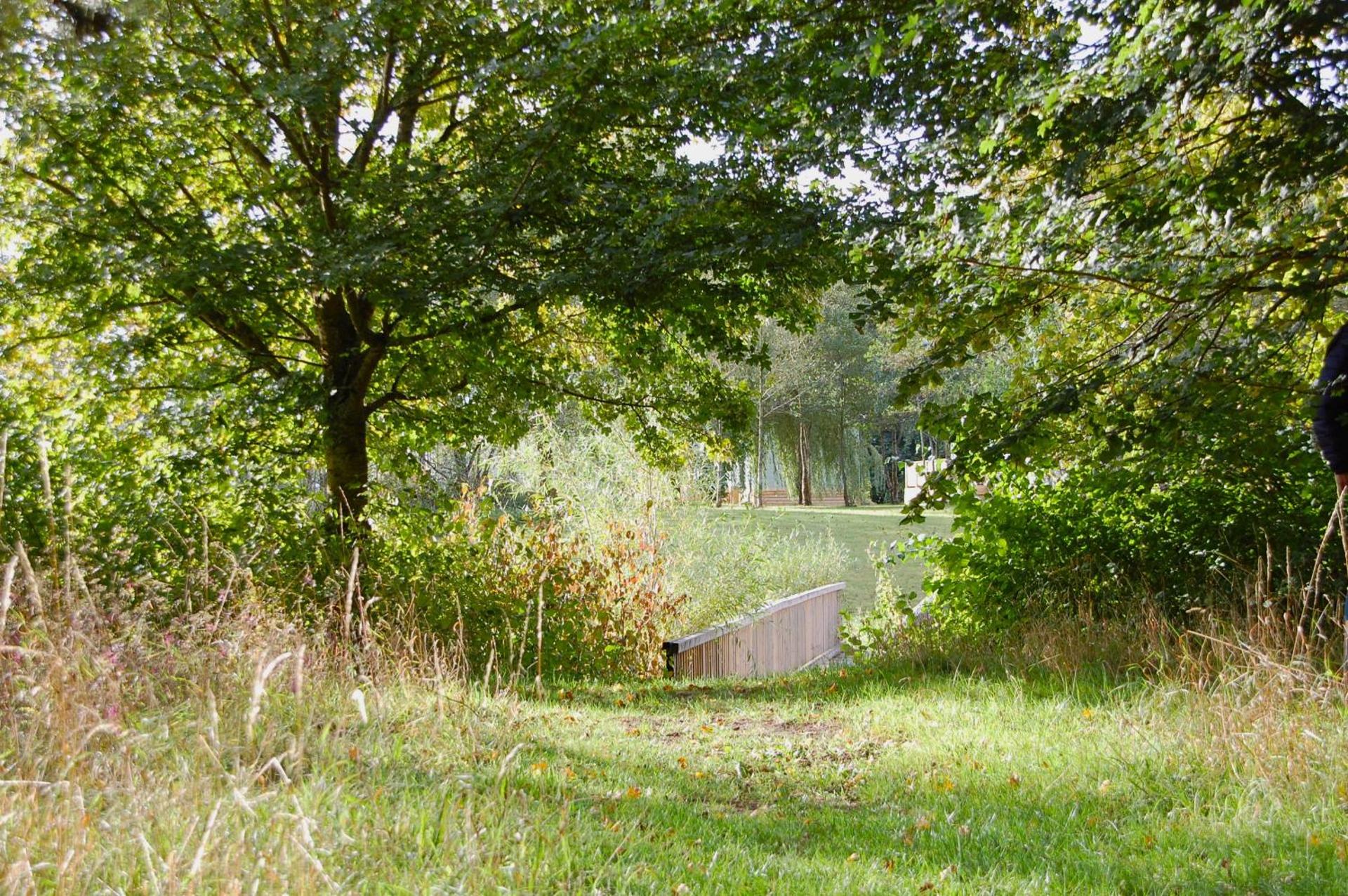 Castleton Static lodge on Wold View Fisheries Leisure Park