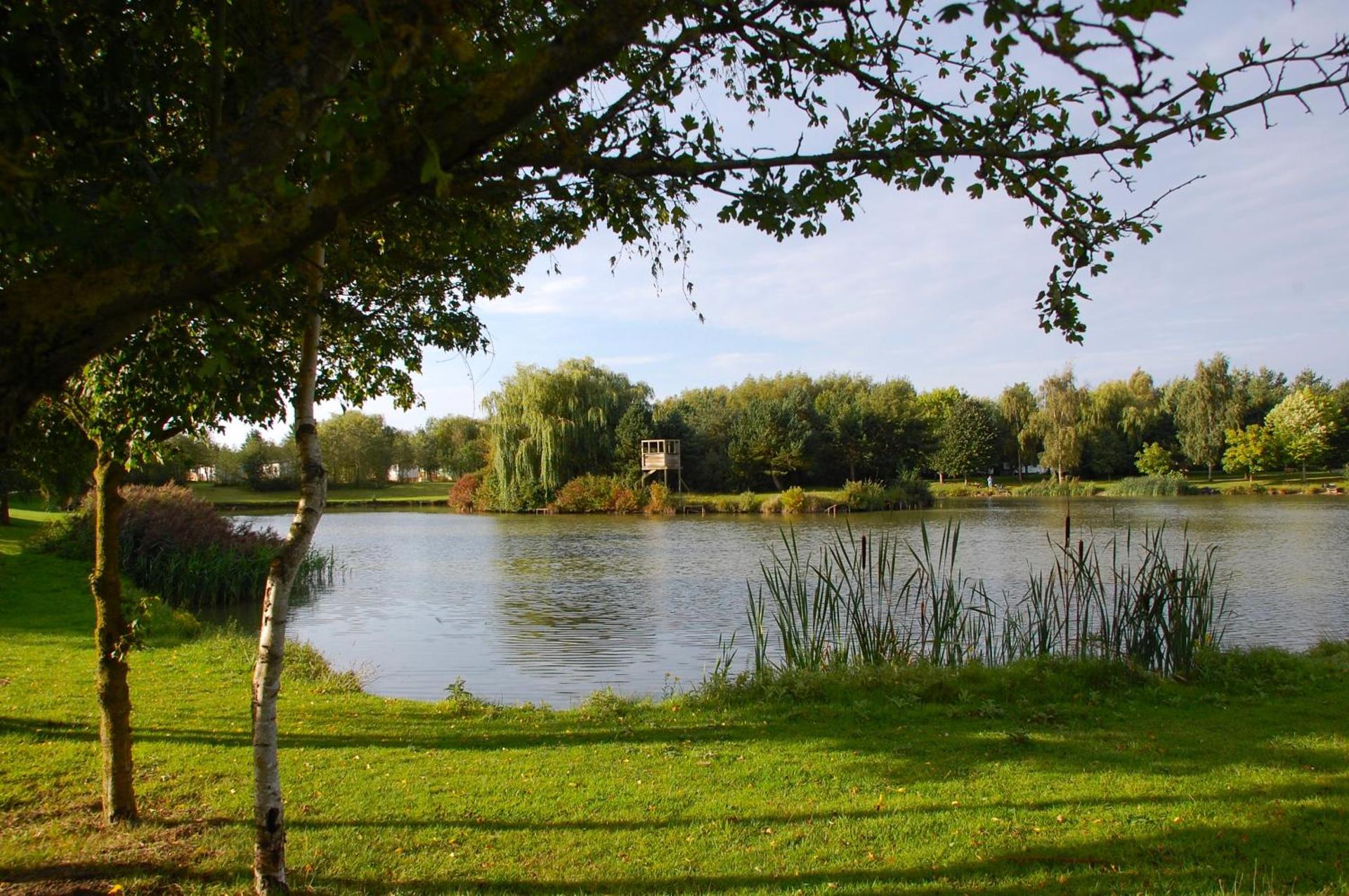 Castleton Static lodge on Wold View Fisheries Leisure Park