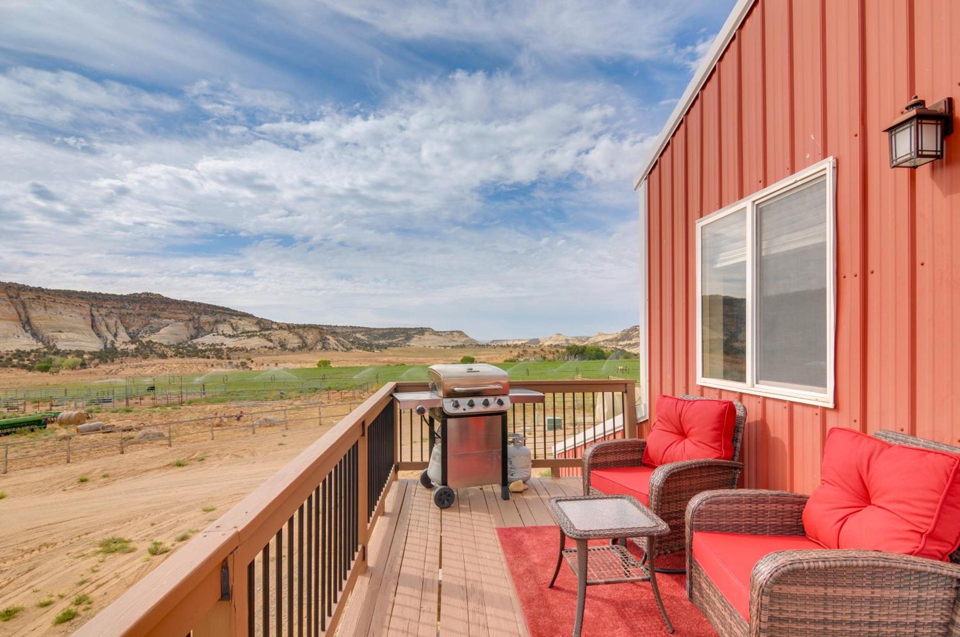 Charming Barn Apt in Boulder! Gateway to Parks!