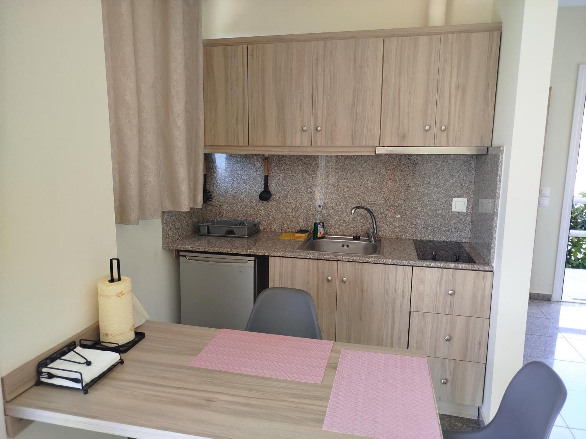 Nereids Apartments-Pronoe