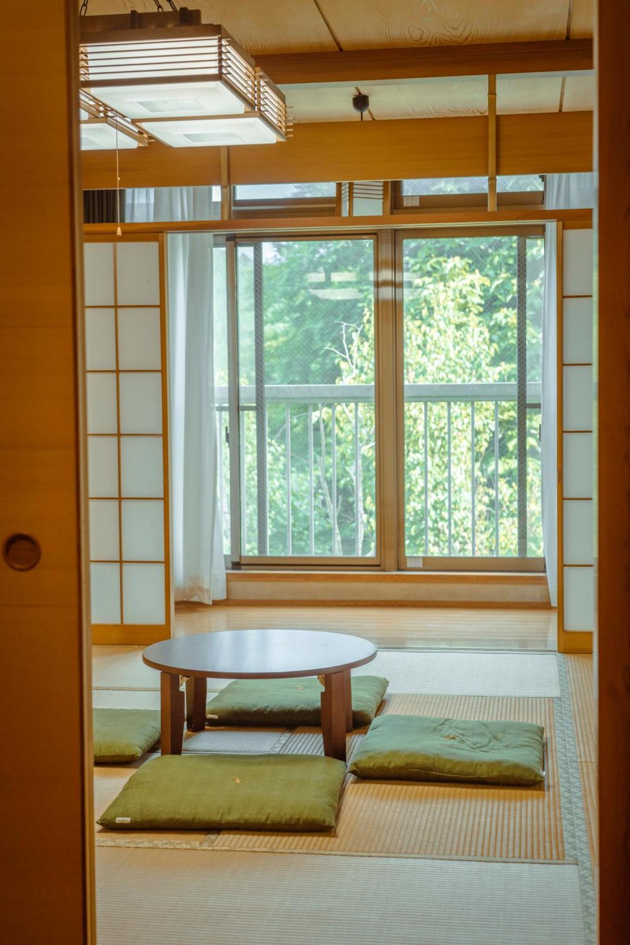 箱根 小涌谷 自然とアートに囲まれる一軒家貸切 天然温泉かけ流し