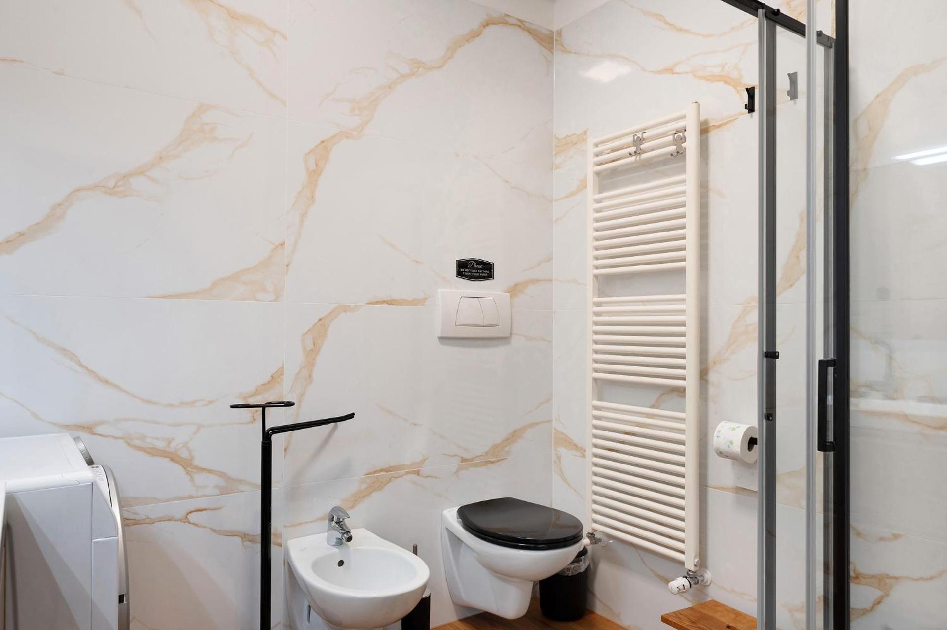 Honey Home With Parking