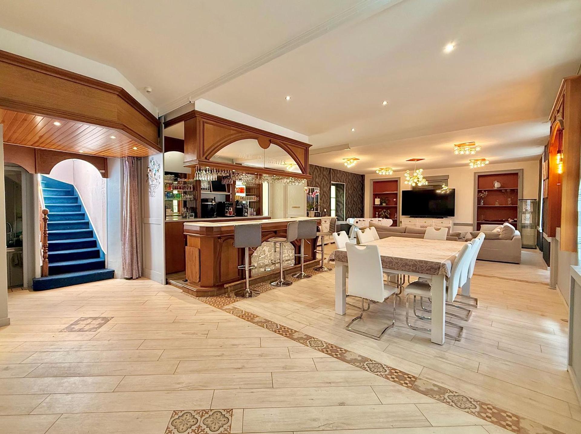 Communal lounge/ TV room