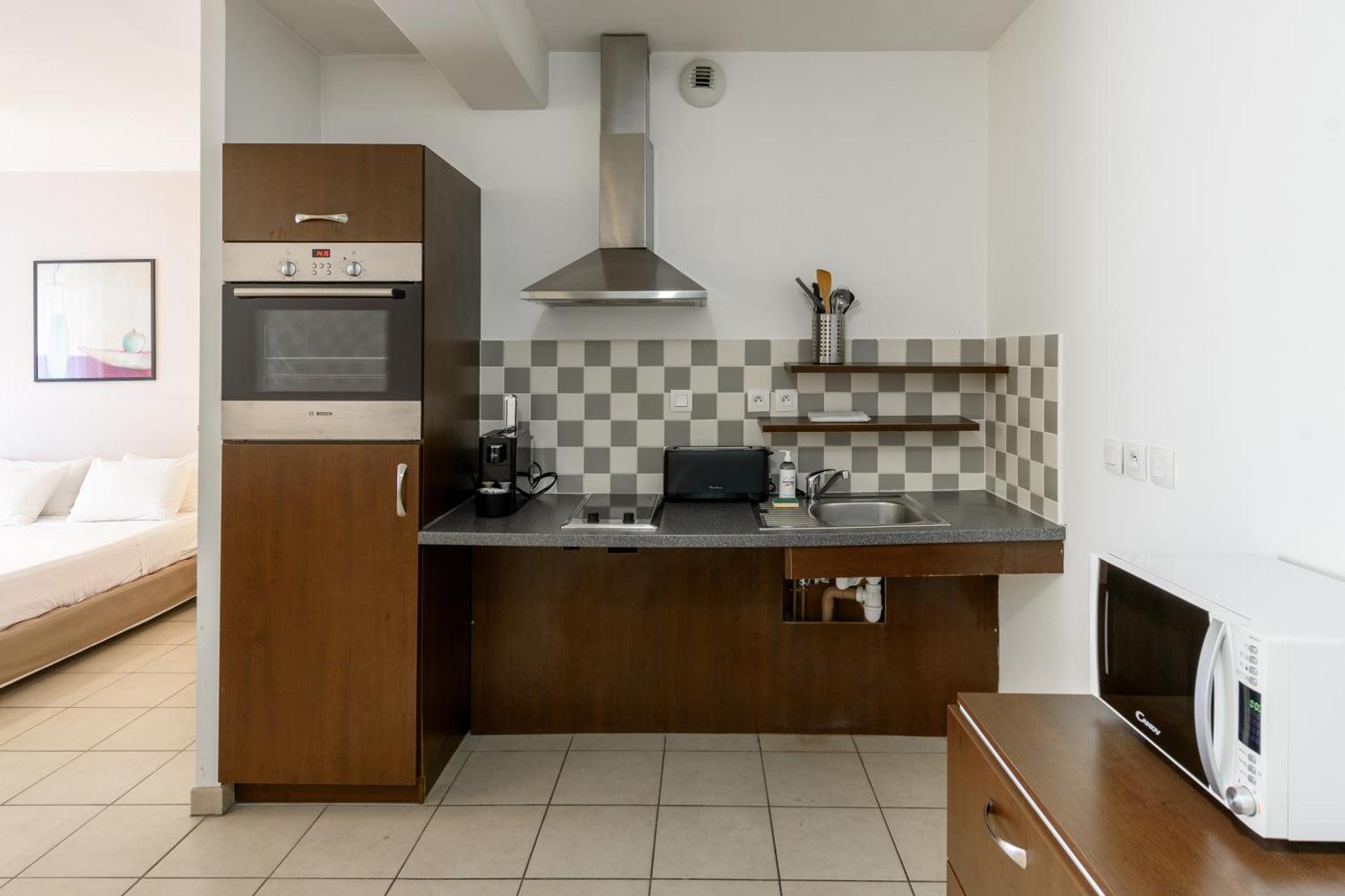 Kitchen or kitchenette