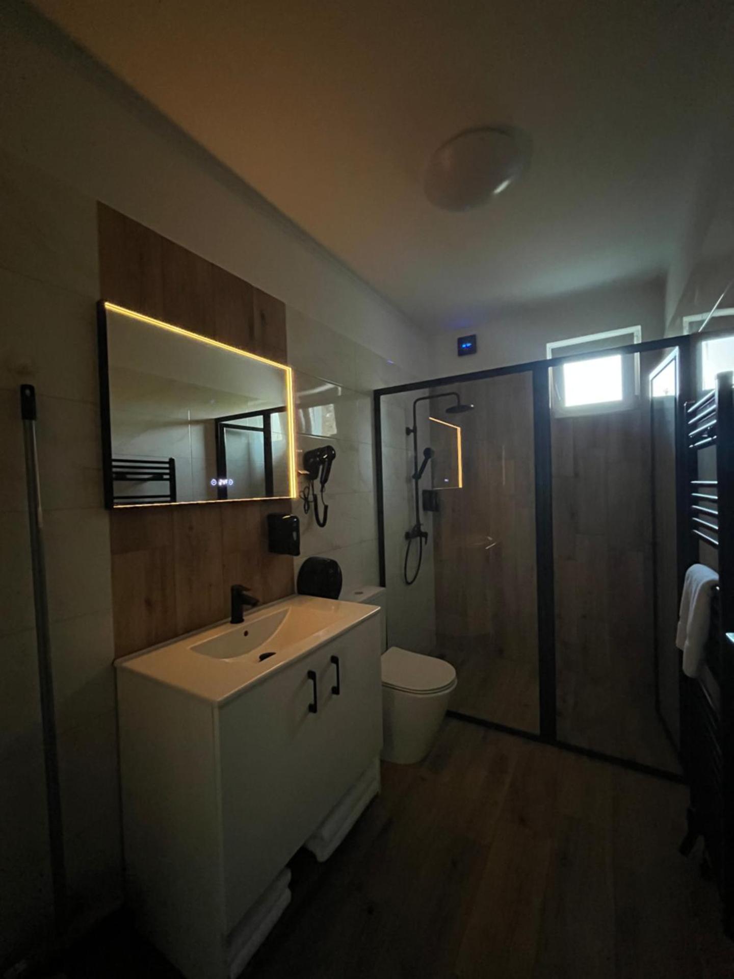 Borostyánkert Étterem & Vendégház