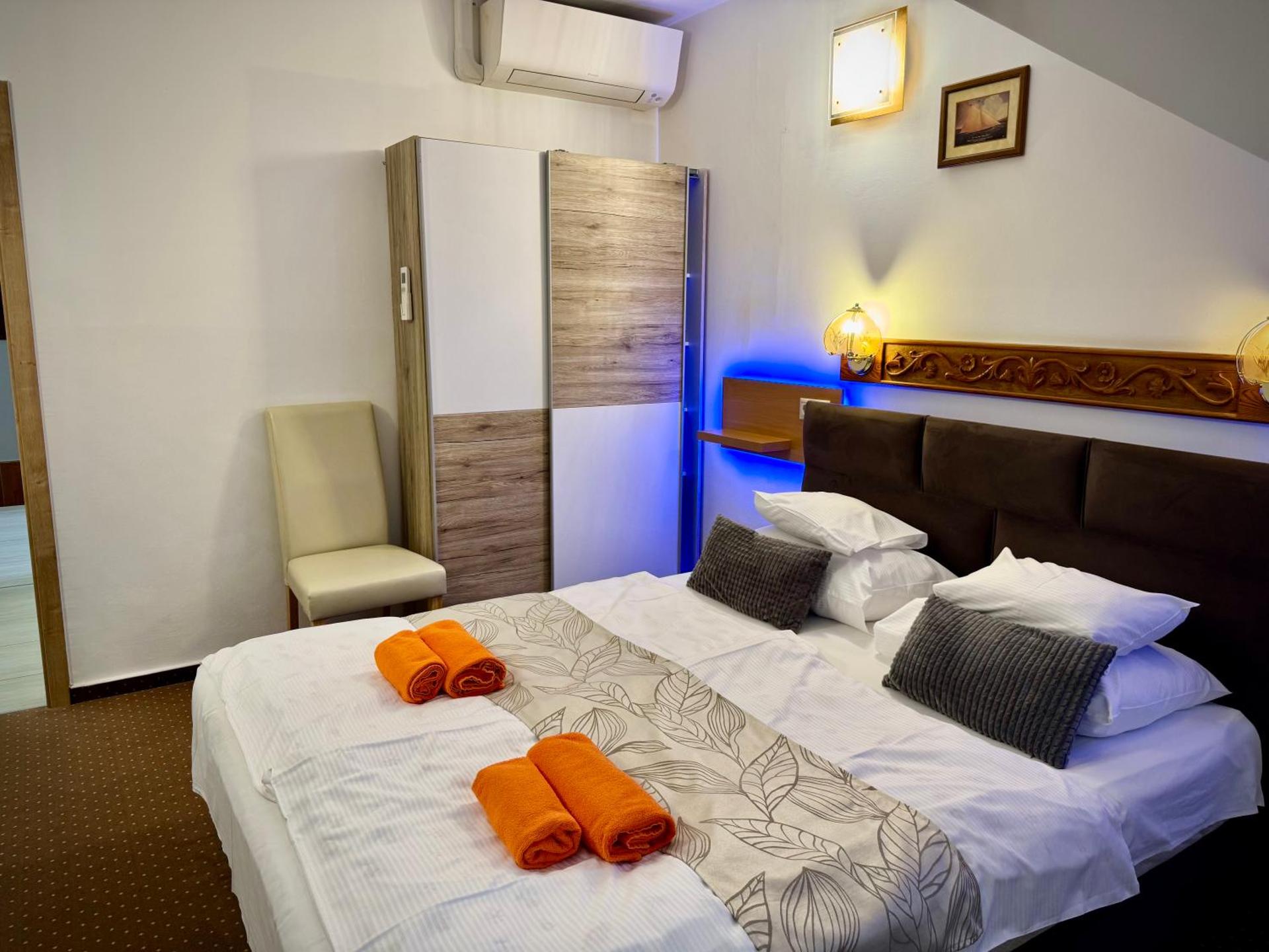 Triple Room with Bathroom