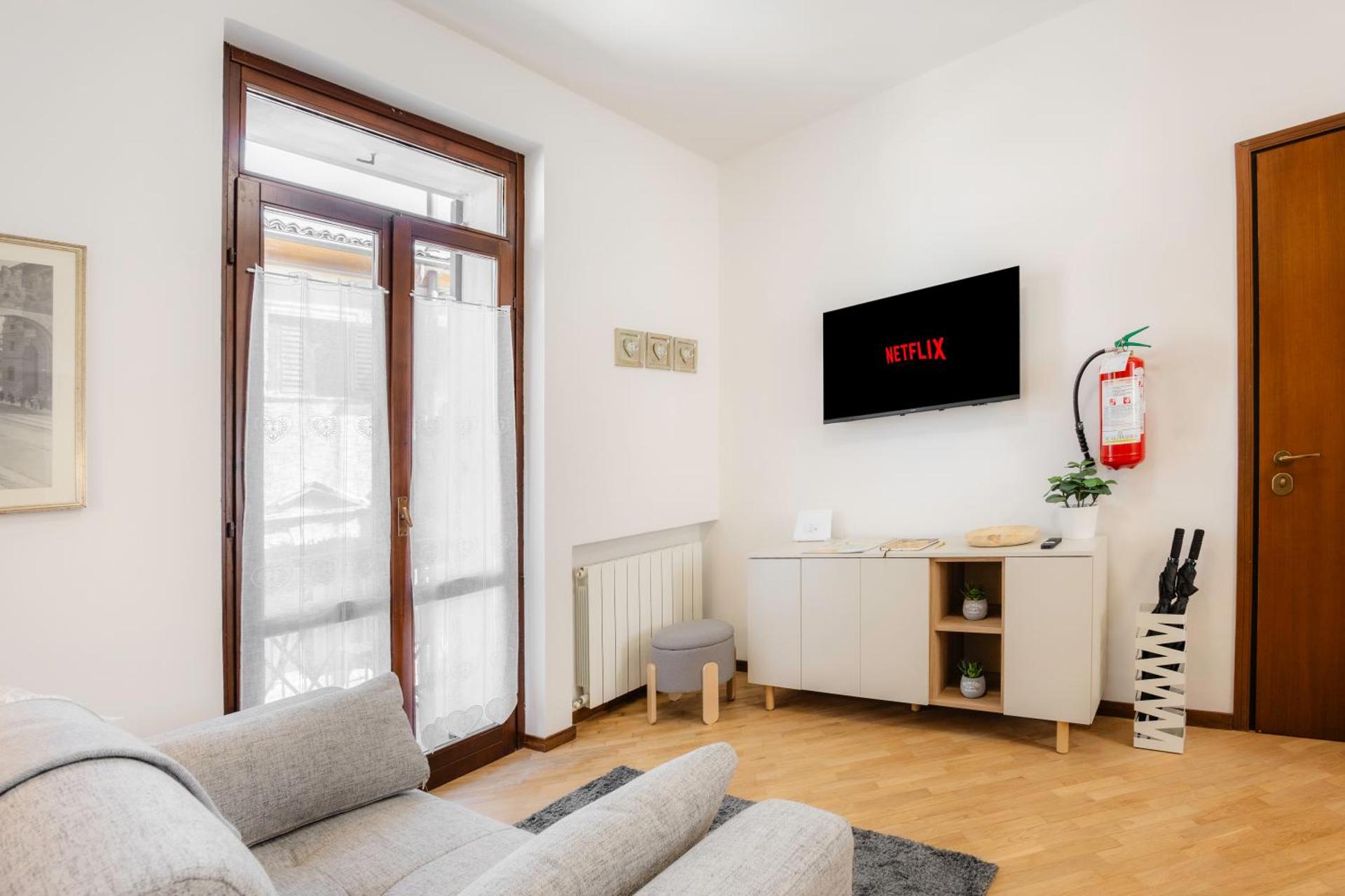 Communal lounge/ TV room