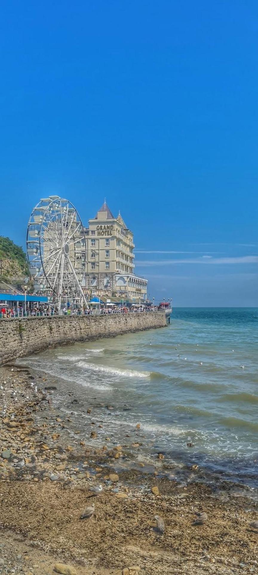 Willesden, Apartment 2, A beautifully furnished and spacious apartment located in the heart of Llandudno