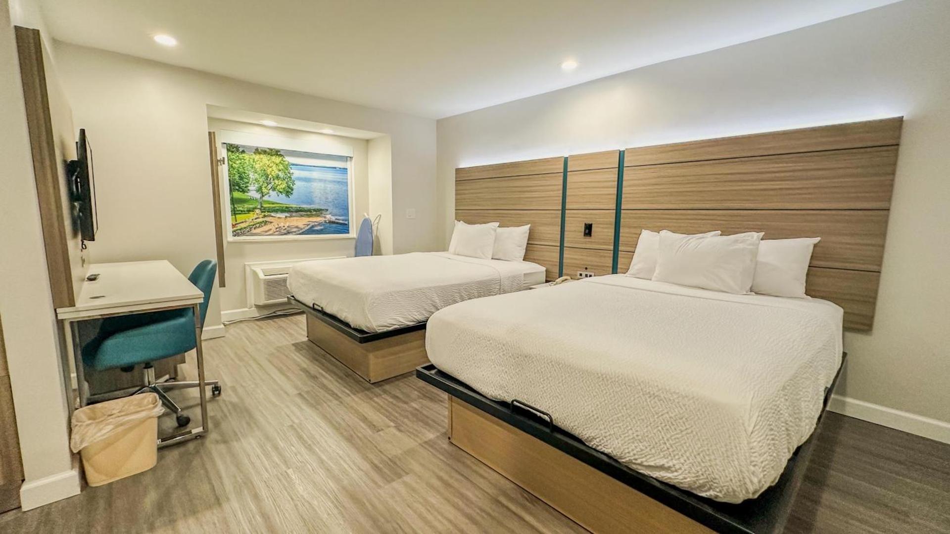 Queen Room with Two Queen Beds - Non-Smoking