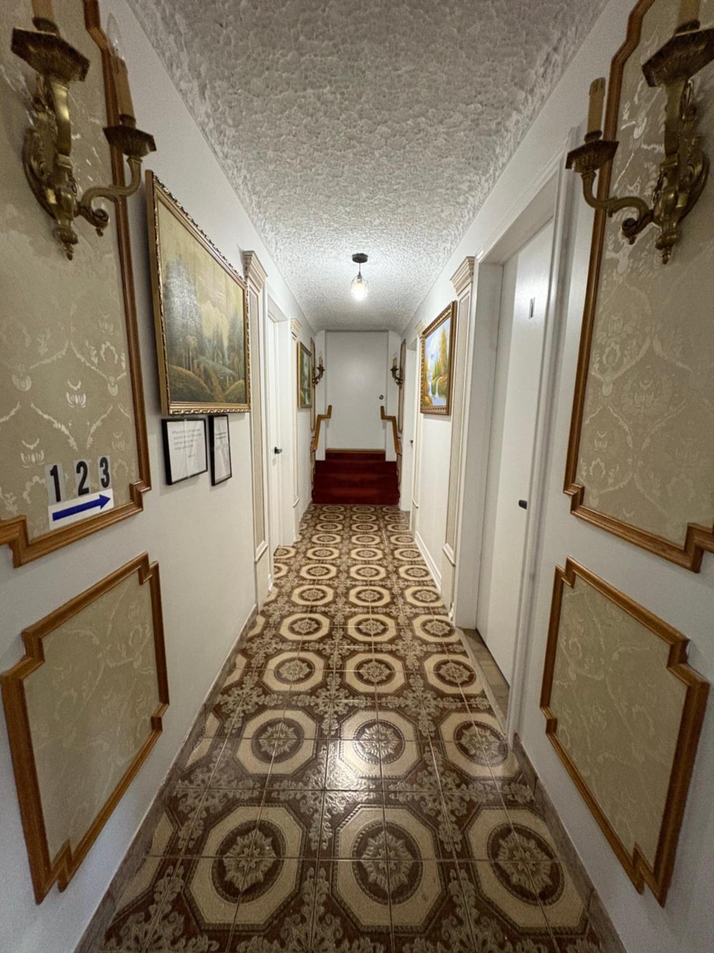 9mins airport 1 min to shopping mall