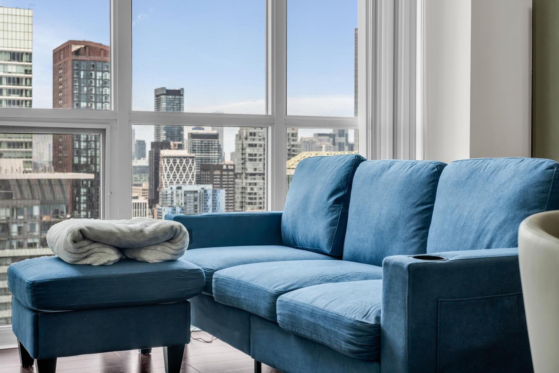 Modern Toronto Lake View & CN Tower View - One Free Parking