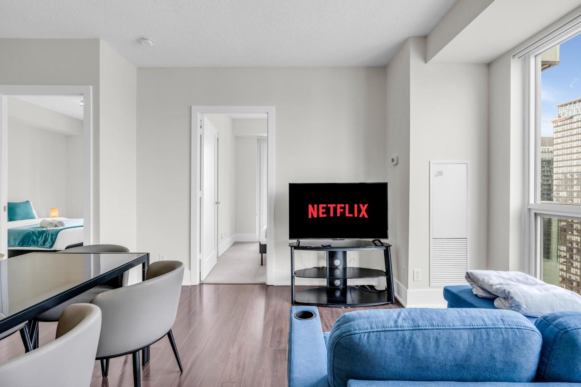 Modern Toronto Lake View & CN Tower View - One Free Parking