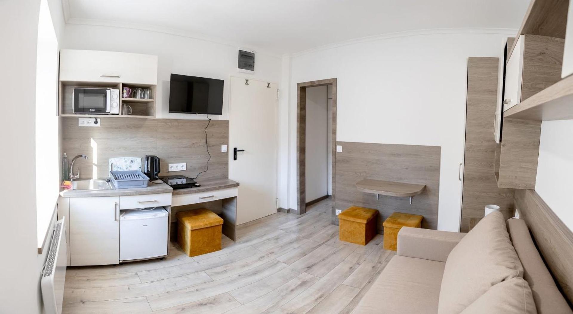 Kitchen or kitchenette