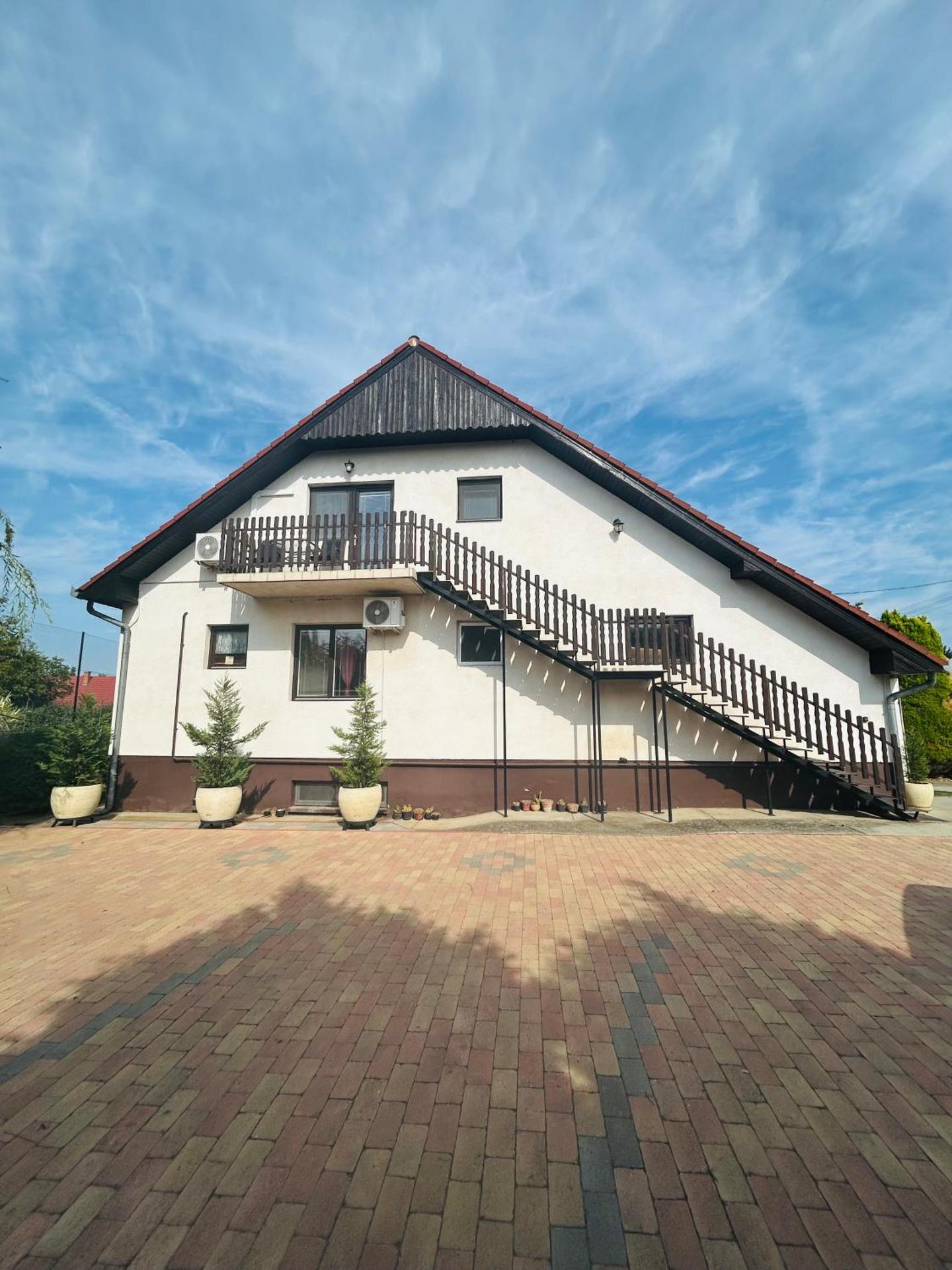 Tennis House with Balcony