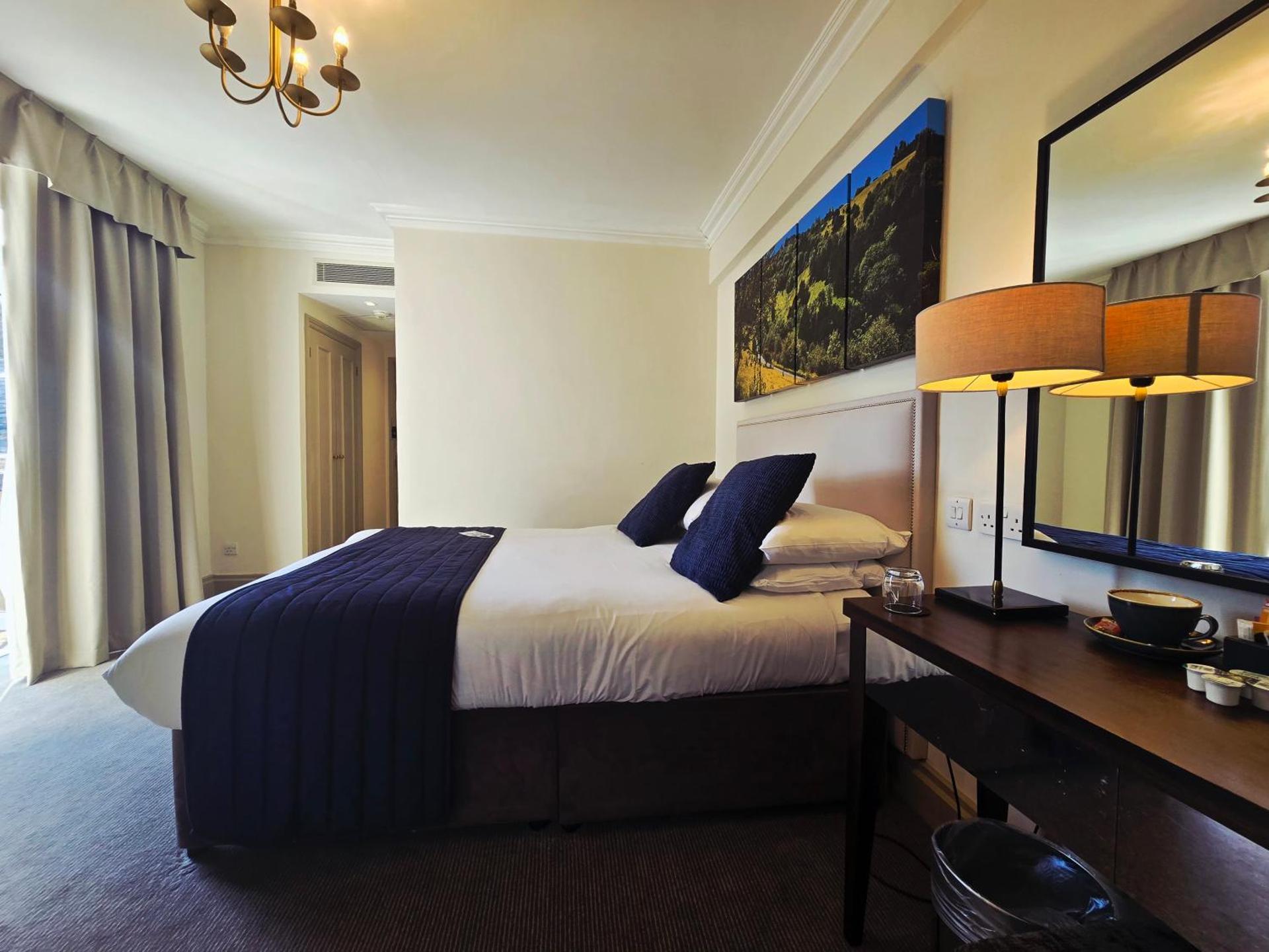 Dancenter Boutique Luxury Gatwick Airport