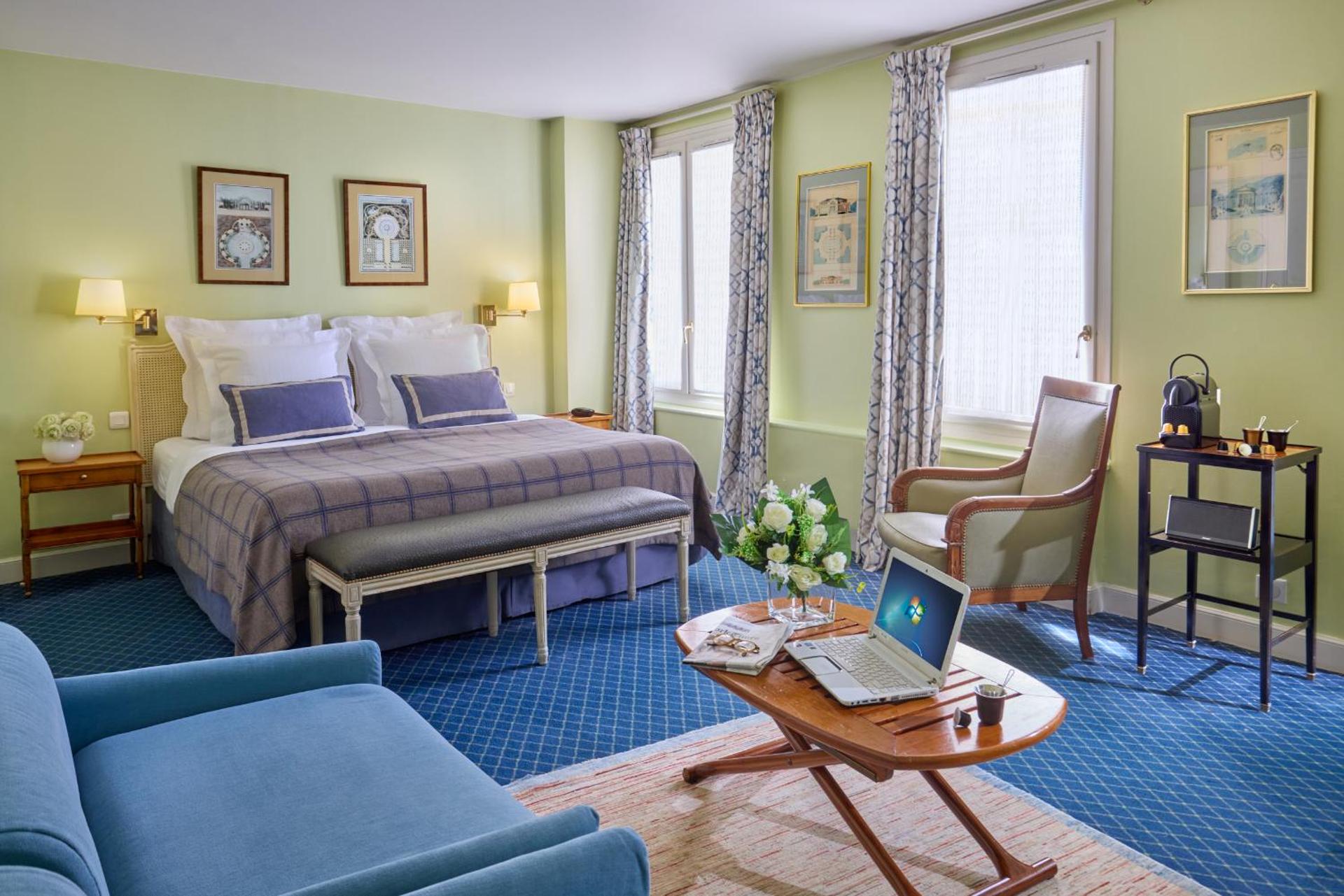 Photo of the whole room