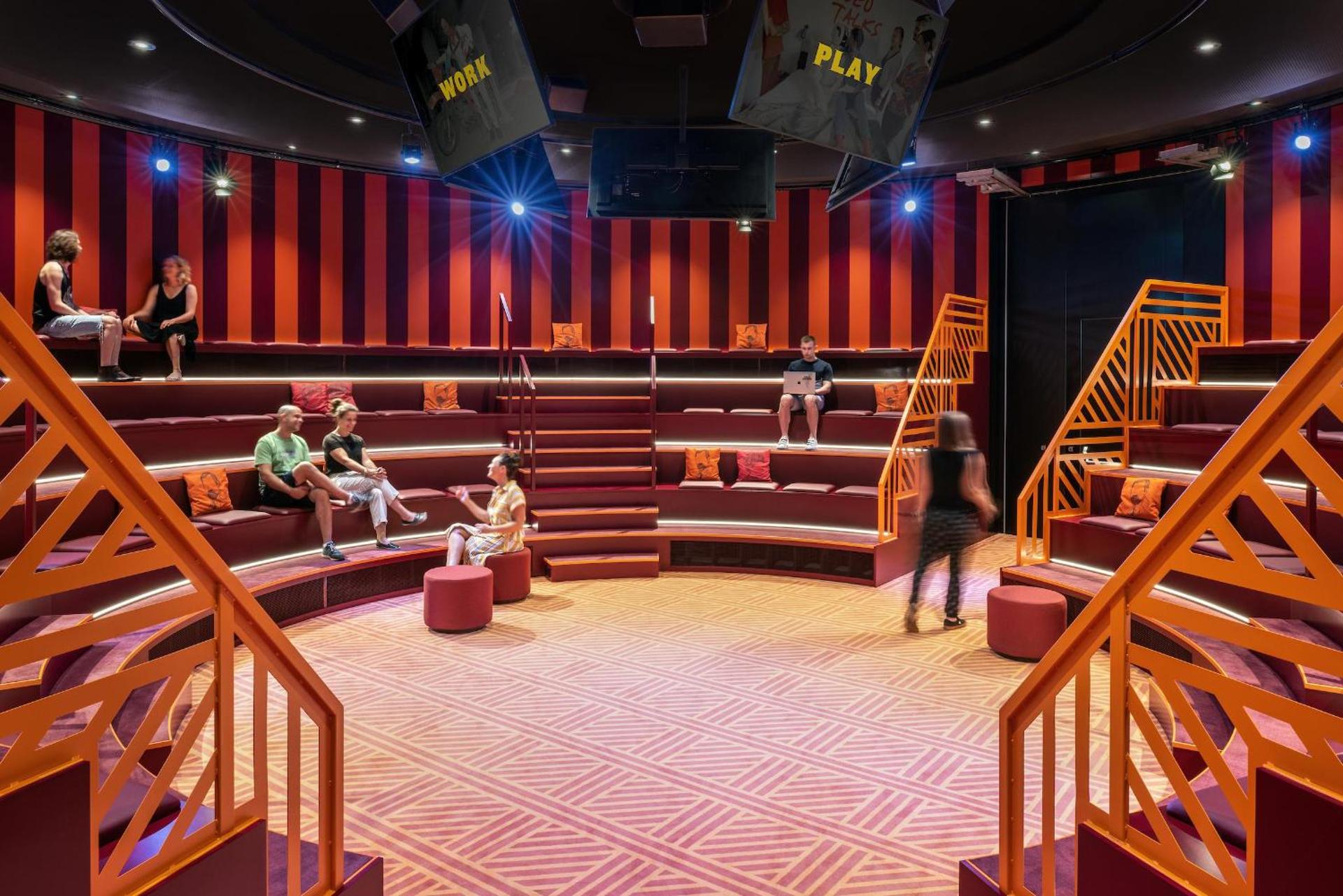 Meeting/conference room