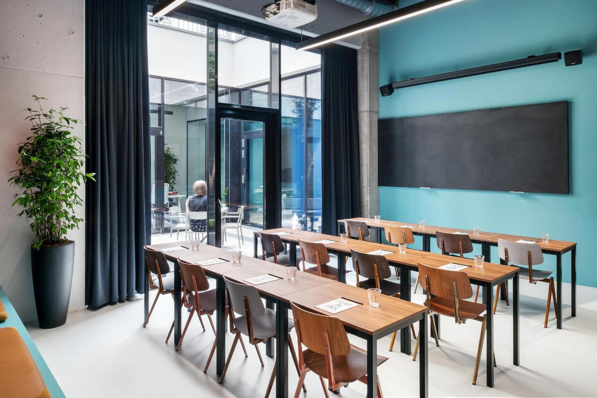 Meeting/conference room