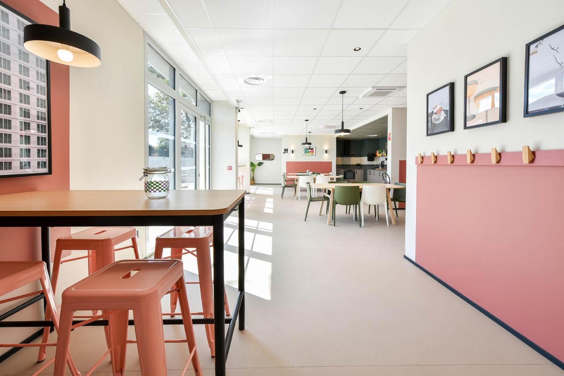 Communal lounge/ TV room