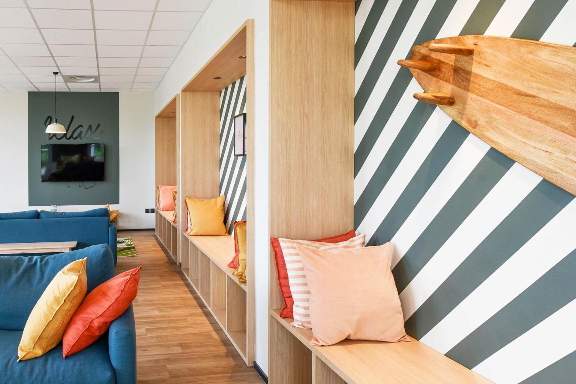 Communal lounge/ TV room