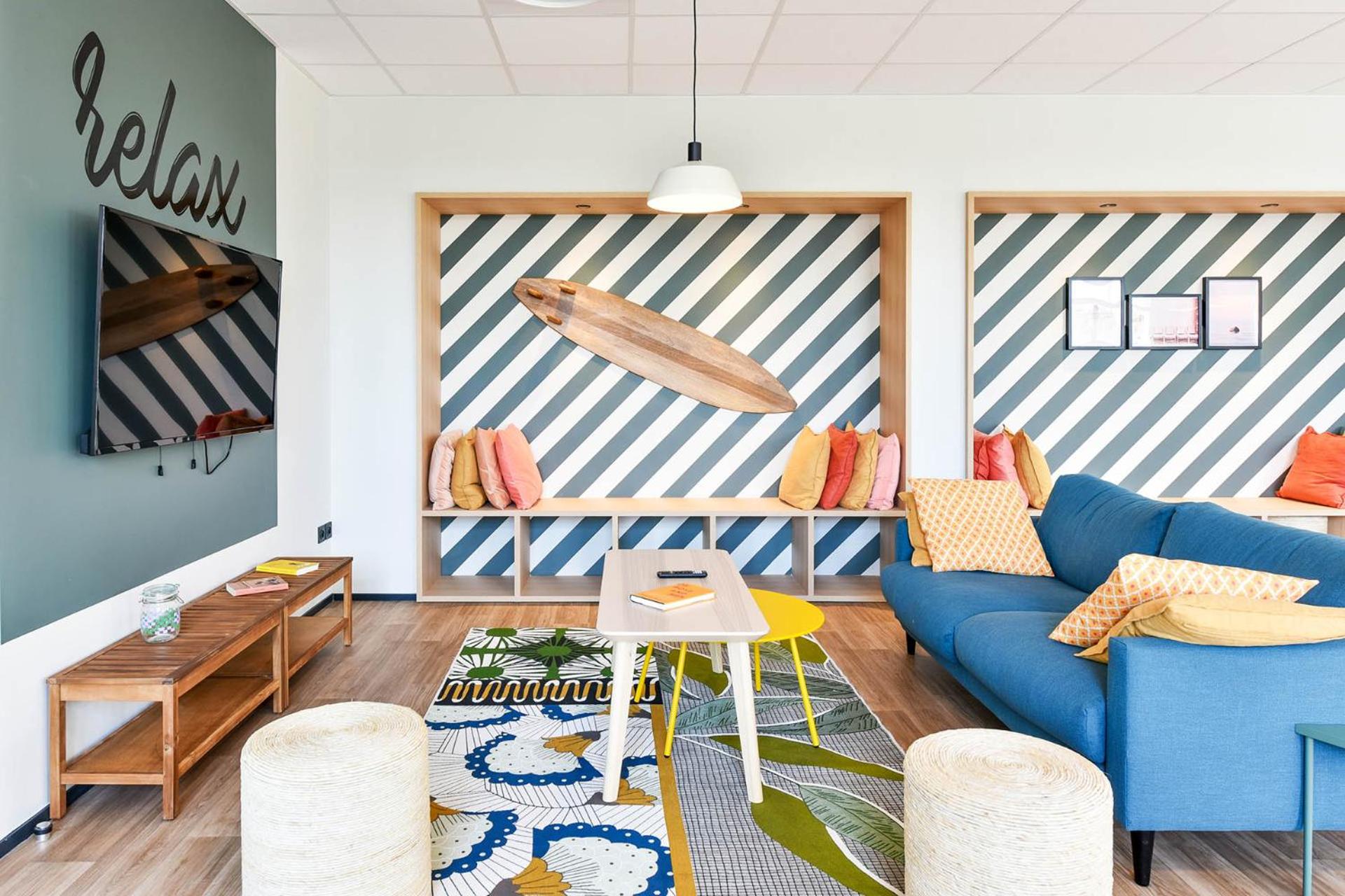 Communal lounge/ TV room