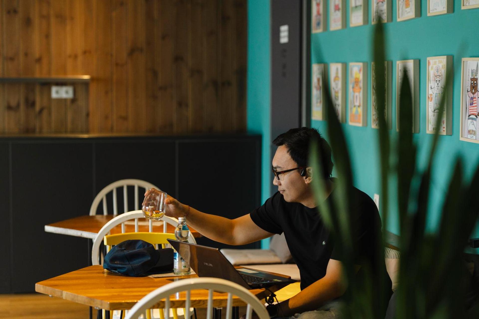 Communal lounge/ TV room