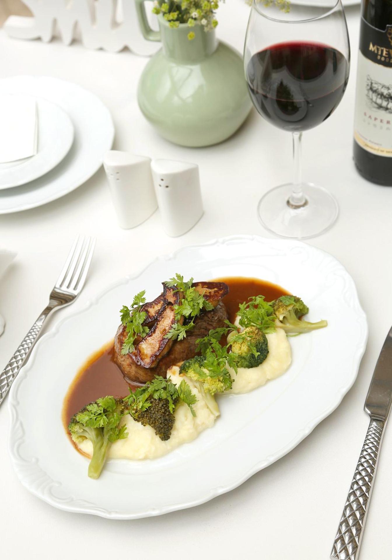 Restaurant/places to eat