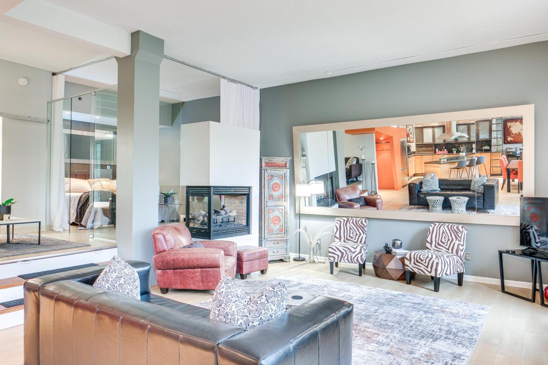 Dtwn Cleveland Loft-Style Condo Walk to Stadiums!