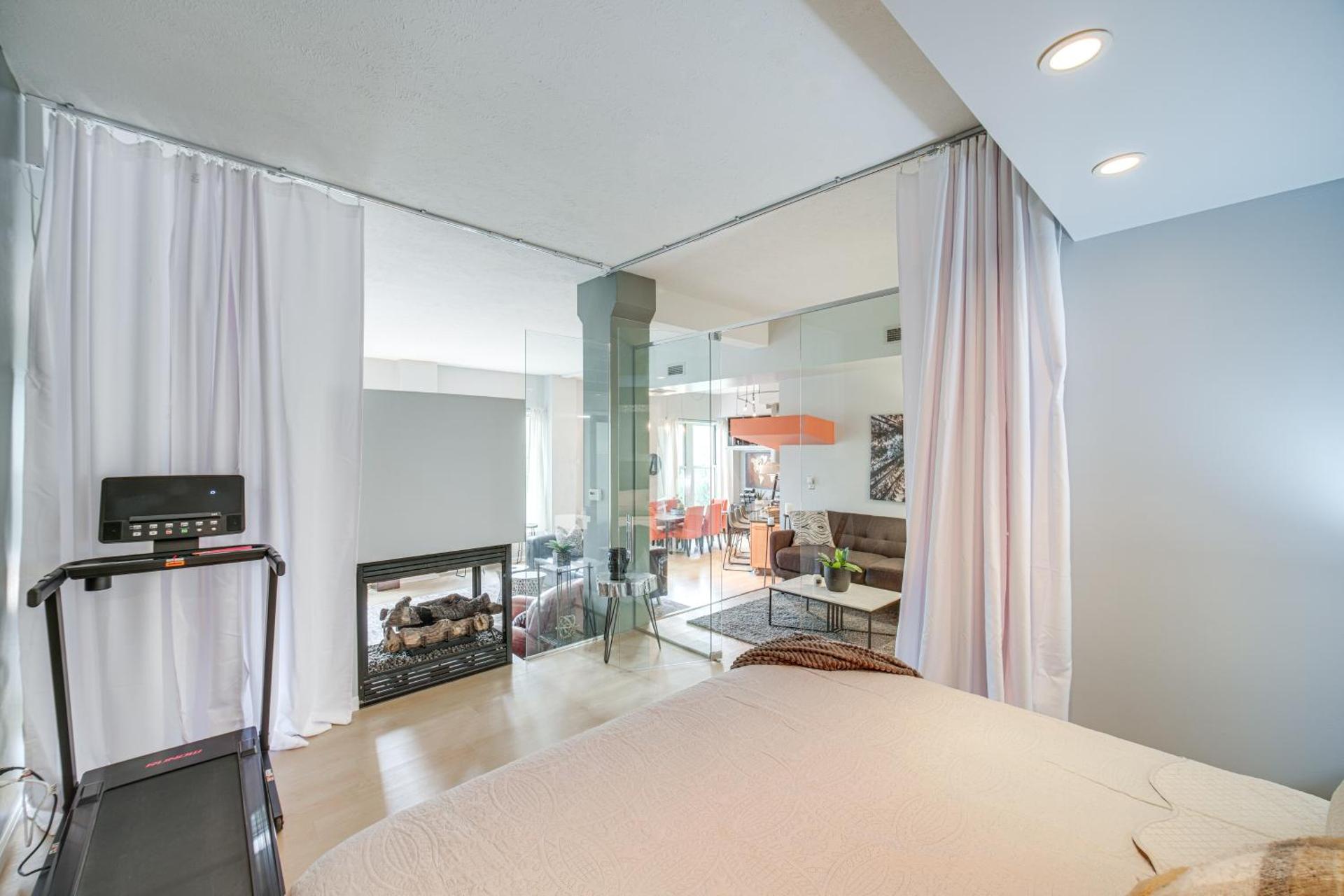 Dtwn Cleveland Loft-Style Condo Walk to Stadiums!