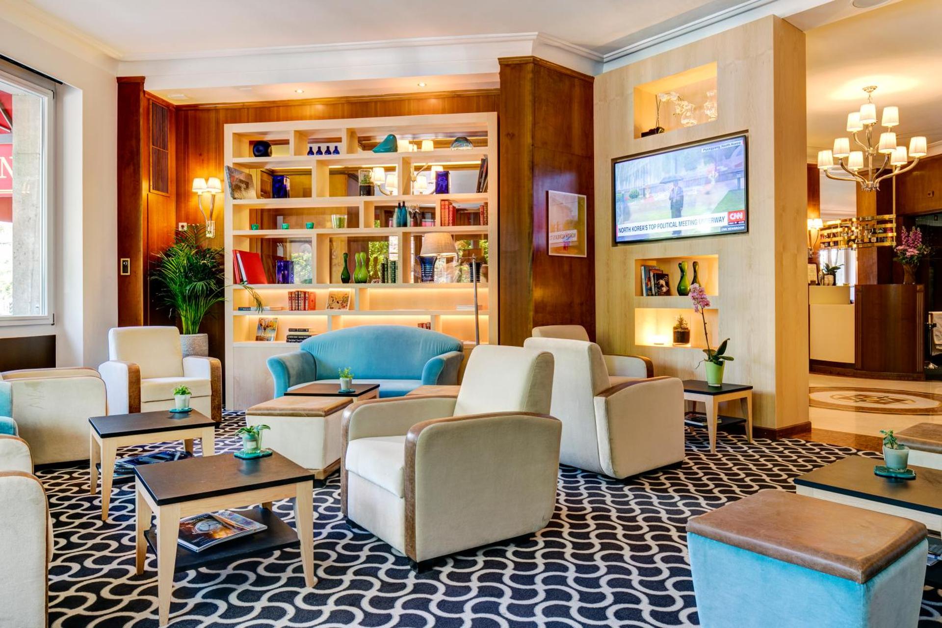 Communal lounge/ TV room