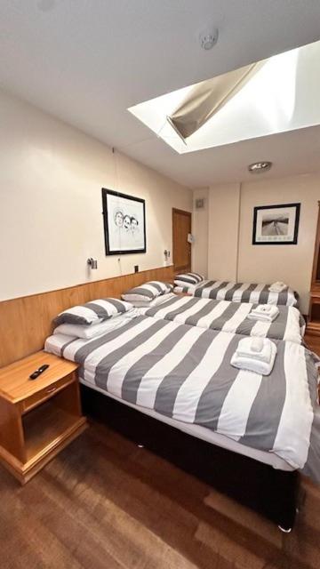 Shanahans B&B with Sports Bar