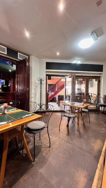Shanahans B&B with Sports Bar