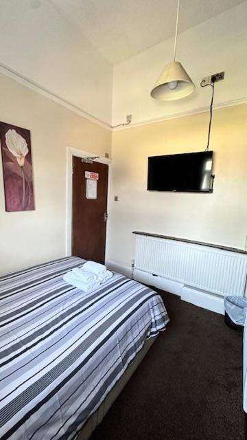 Shanahans B&B with Sports Bar