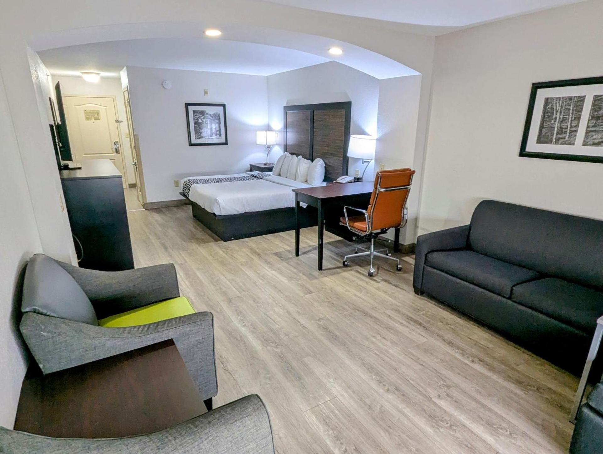 Photo of the whole room